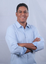 LÉO SANTANA